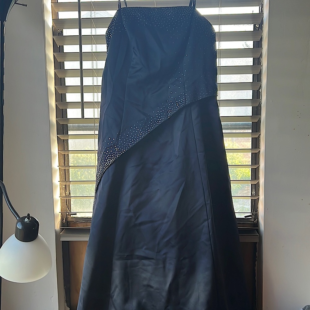 Midnight blue prom dress 👗💙🔵